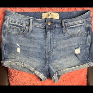 Hollister Short.